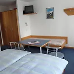 بيت ضيافة Garni Domino Saas Fee